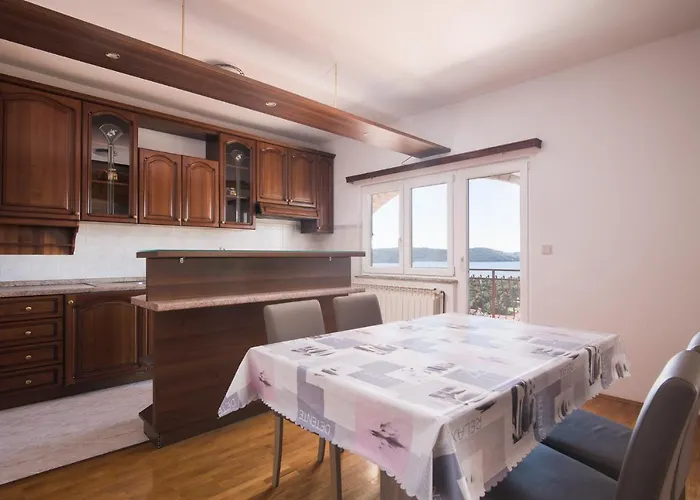 Josipa * トロギール